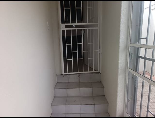 4 BEDROOM HOUSE FOR SALE IN ROSHNEE